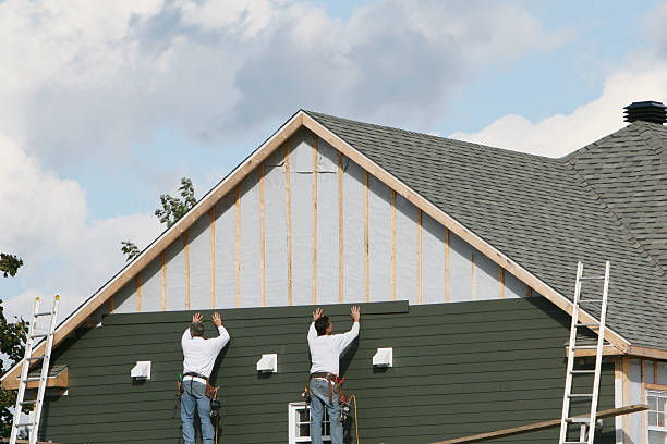 Professional Siding Installation technician working in Deltaville, VA
